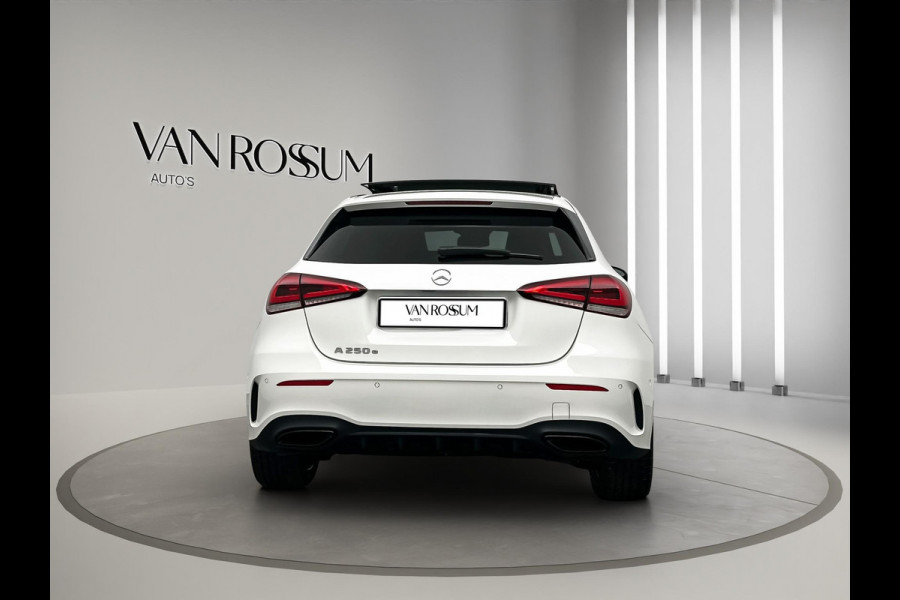 Mercedes-Benz A-Klasse 250 e AMG Pano Sfeer Camera Night Pakket