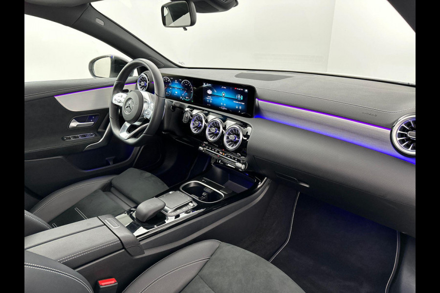 Mercedes-Benz A-Klasse 250 e AMG Pano Sfeer Camera Night Pakket