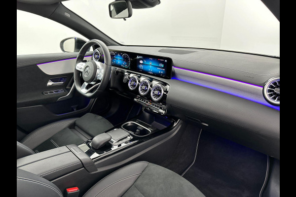 Mercedes-Benz A-Klasse 250 e AMG Pano Sfeer Camera Night Pakket