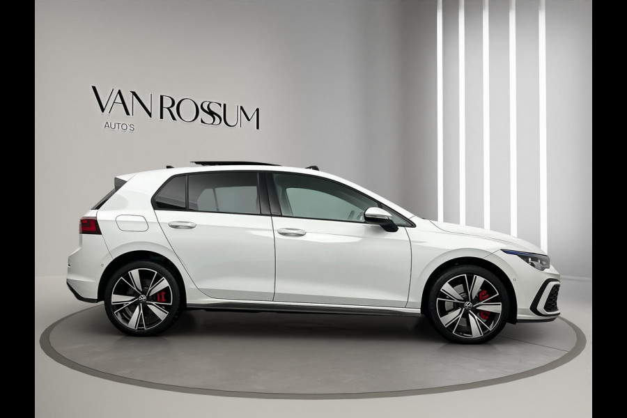 Volkswagen Golf 1.4 eHybrid GTE | Panoramadak | IQ | Sfeerverlichting |  LED Pakket | Head up |