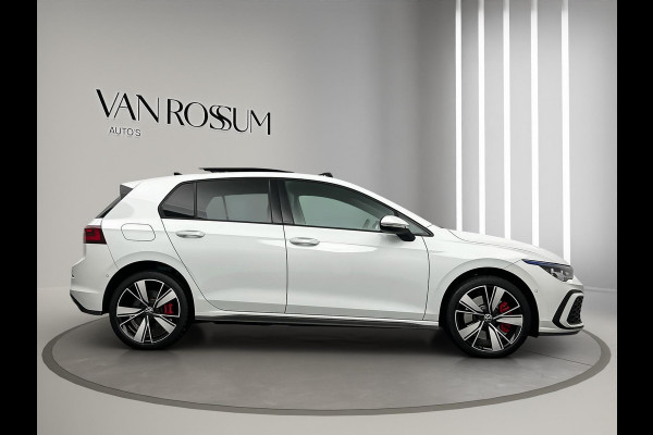 Volkswagen Golf 1.4 eHybrid GTE | Panoramadak | IQ | Sfeerverlichting |  LED Pakket | Head up |