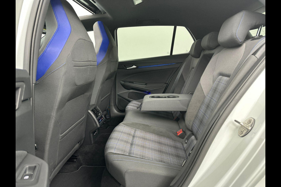 Volkswagen Golf 1.4 eHybrid GTE | Panoramadak | IQ | Sfeerverlichting |  LED Pakket | Head up |