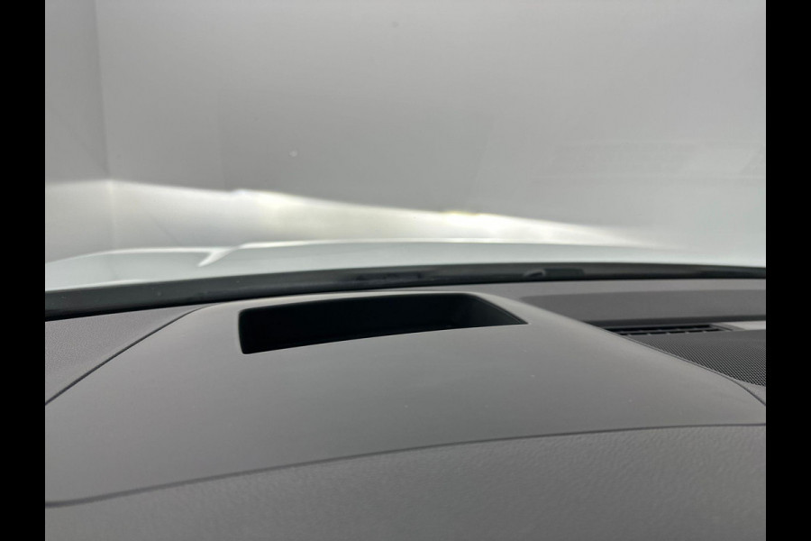 Volkswagen Golf 1.4 eHybrid GTE | Panoramadak | IQ | Sfeerverlichting |  LED Pakket | Head up |
