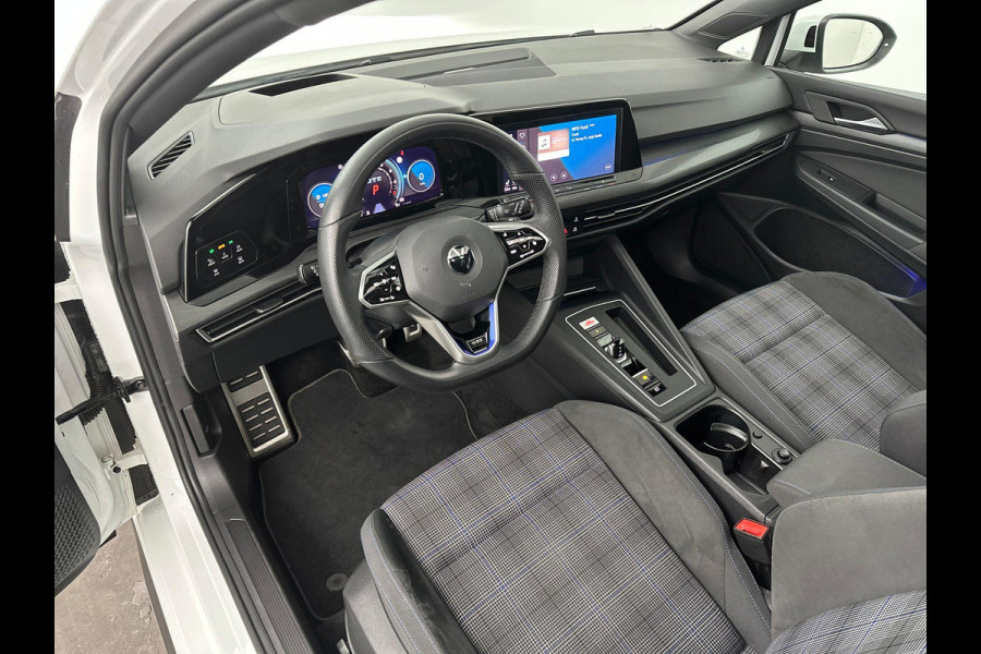 Volkswagen Golf 1.4 eHybrid GTE | Panoramadak | IQ | Sfeerverlichting |  LED Pakket | Head up |