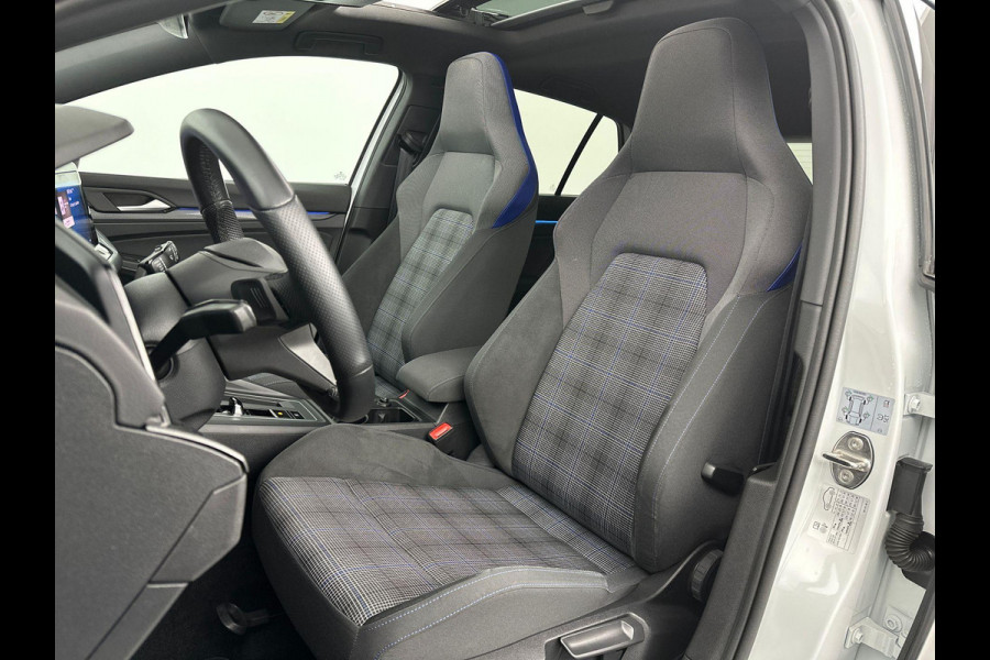 Volkswagen Golf 1.4 eHybrid GTE | Panoramadak | IQ | Sfeerverlichting |  LED Pakket | Head up |