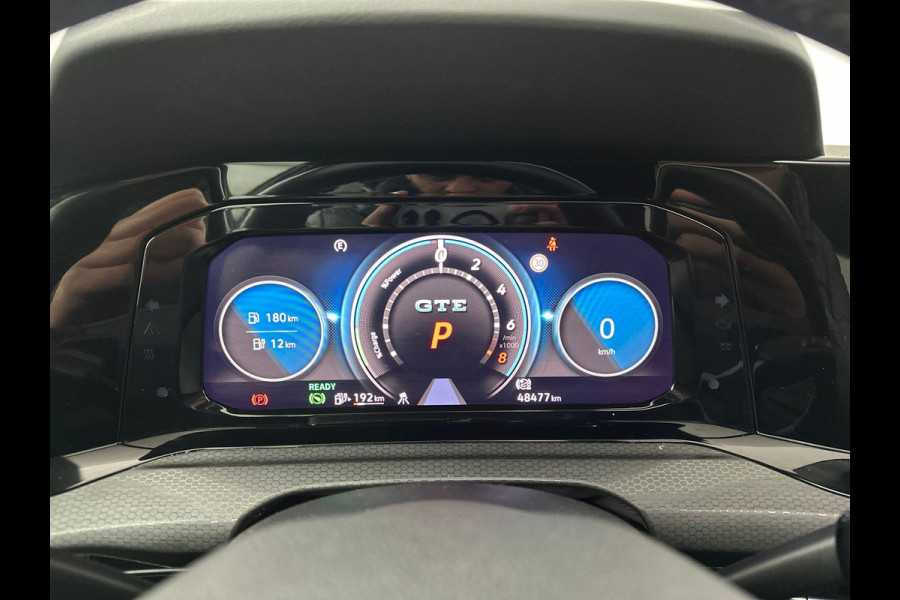 Volkswagen Golf 1.4 eHybrid GTE | Panoramadak | IQ | Sfeerverlichting |  LED Pakket | Head up |