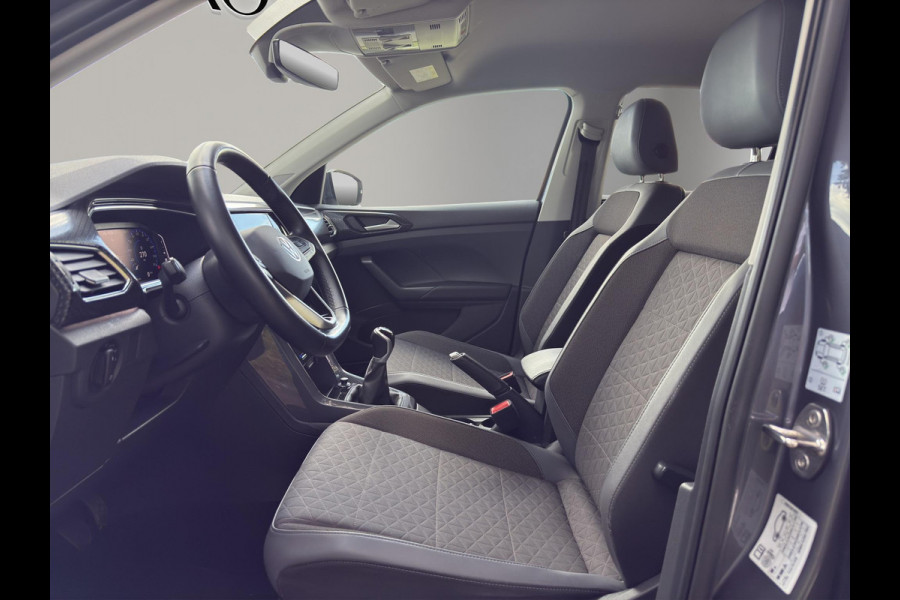 Volkswagen T-Cross 1.0 TSI 81kW Style | Stoelverwarming | Digitaal dashboard | Camera & Parkeersensors |