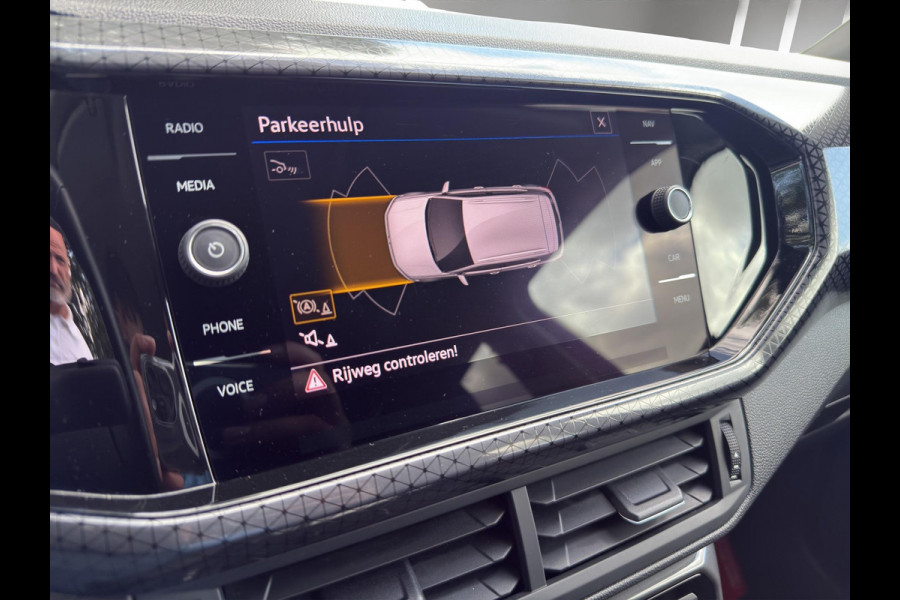 Volkswagen T-Cross 1.0 TSI 81kW Style | Stoelverwarming | Digitaal dashboard | Camera & Parkeersensors |