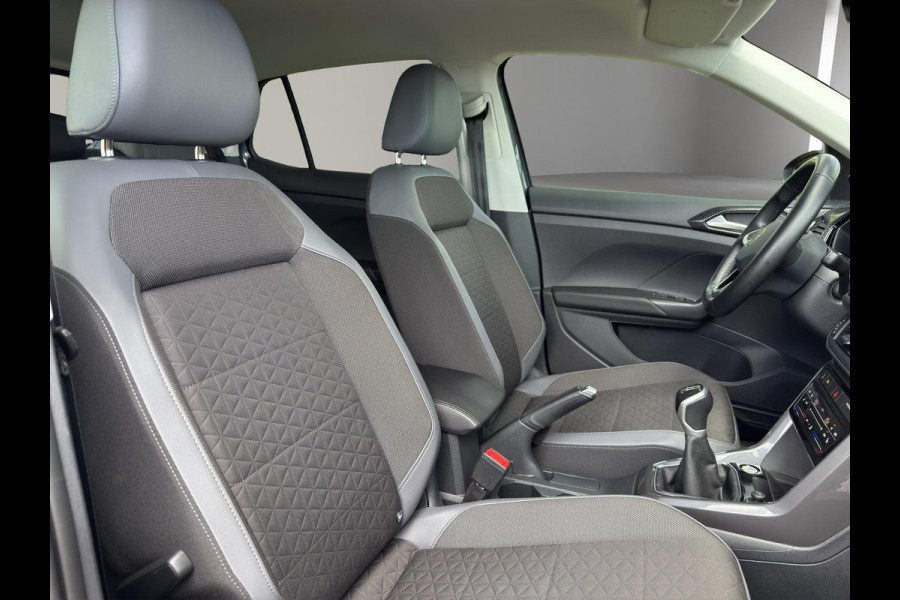 Volkswagen T-Cross 1.0 TSI 81kW Style | Stoelverwarming | Digitaal dashboard | Camera & Parkeersensors |