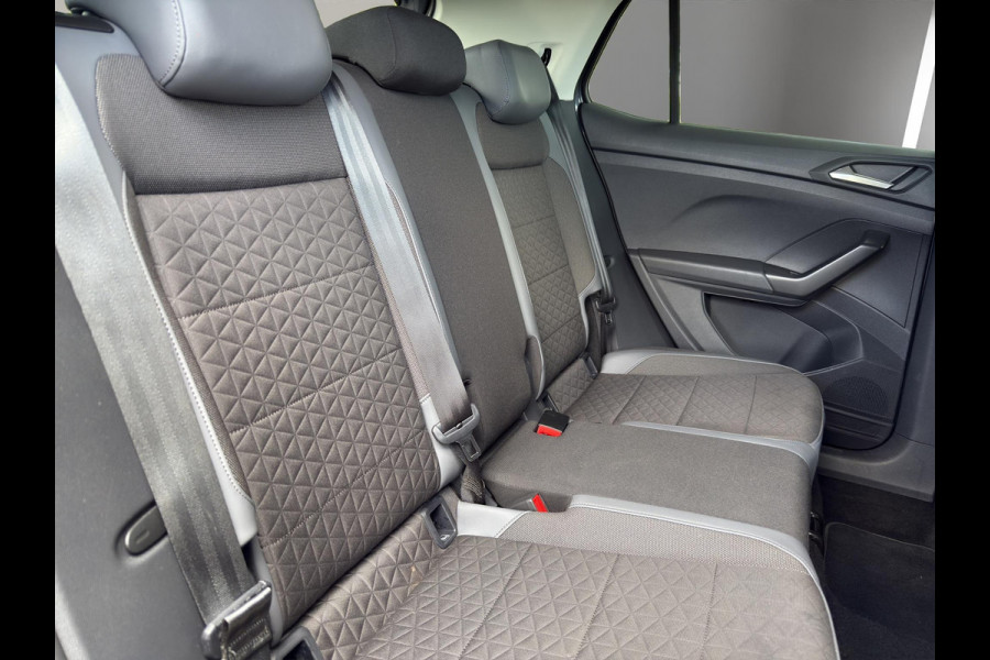 Volkswagen T-Cross 1.0 TSI 81kW Style | Stoelverwarming | Digitaal dashboard | Camera & Parkeersensors |