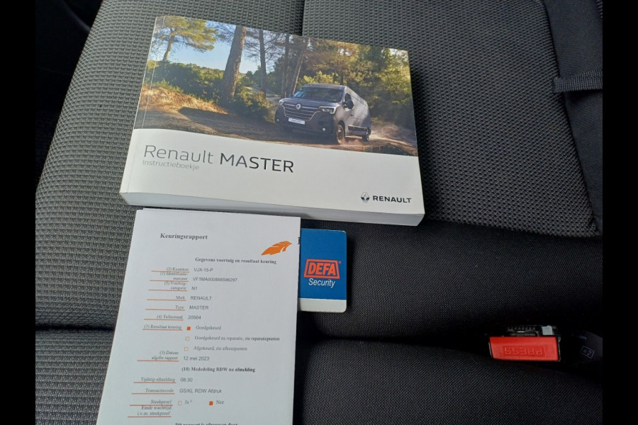 Renault Master L2H2 135.35 FG LUXE Clima, PDC, Camera, Navi, Blindspot, NETJES