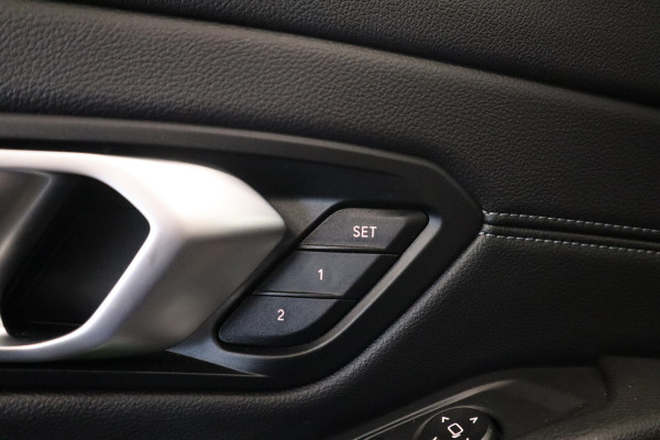 BMW 3-serie 330e High Executive Schuif/kanteldak ACC PDC Navi Co-Pilot HI-FI Laser Led Head-up Leder 20'LM M-Performance