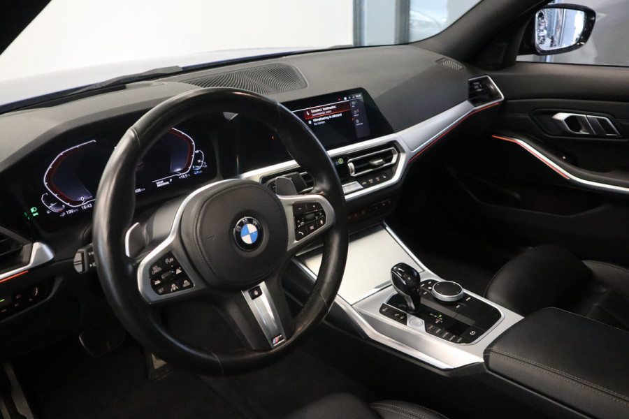 BMW 3-serie 330e High Executive Schuif/kanteldak ACC PDC Navi Co-Pilot HI-FI Laser Led Head-up Leder 20'LM M-Performance