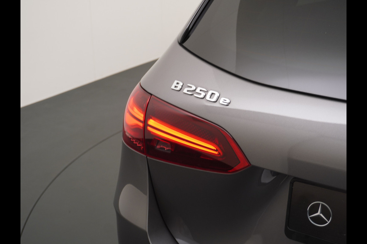 Mercedes-Benz B-Klasse 250 e AMG Line | Keyless Leder 19'' Multispaaks Mercedes-Benz B-Klasse 250 e AMG Line | Keyless Leder 19'' Multispaaks