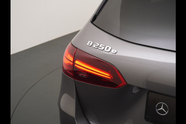 Mercedes-Benz B-Klasse 250 e AMG Line | Keyless Leder 19'' Multispaaks