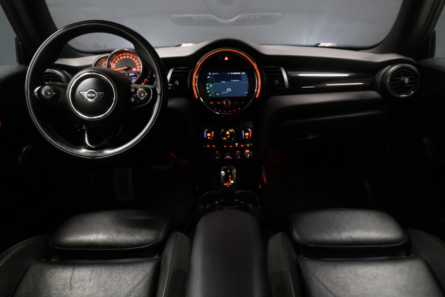 MINI Mini 1.5 Cooper Chili [SCHUIFDAK, APPLE CARPLAY, SFEERVERLICHTING, STOELVERWARMING, PARKEERSENSOR, LEER, CRUISE CONTROL, NIEUWSTAAT]