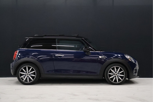 MINI Mini 1.5 Cooper Chili [SCHUIFDAK, APPLE CARPLAY, SFEERVERLICHTING, STOELVERWARMING, PARKEERSENSOR, LEER, CRUISE CONTROL, NIEUWSTAAT]