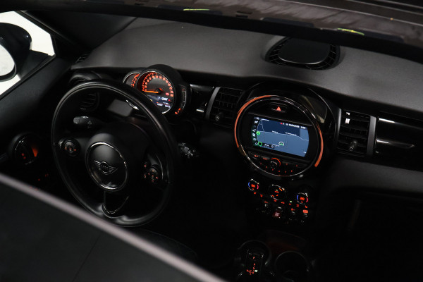 MINI Mini 1.5 Cooper Chili [SCHUIFDAK, APPLE CARPLAY, SFEERVERLICHTING, STOELVERWARMING, PARKEERSENSOR, LEER, CRUISE CONTROL, NIEUWSTAAT]