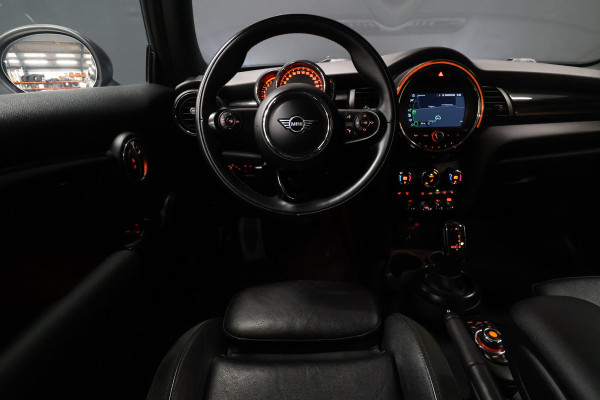 MINI Mini 1.5 Cooper Chili [SCHUIFDAK, APPLE CARPLAY, SFEERVERLICHTING, STOELVERWARMING, PARKEERSENSOR, LEER, CRUISE CONTROL, NIEUWSTAAT]