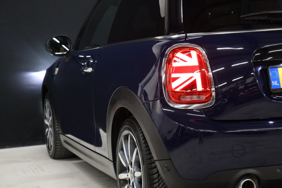 MINI Mini 1.5 Cooper Chili [SCHUIFDAK, APPLE CARPLAY, SFEERVERLICHTING, STOELVERWARMING, PARKEERSENSOR, LEER, CRUISE CONTROL, NIEUWSTAAT]