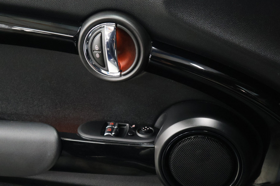 MINI Mini 1.5 Cooper Chili [SCHUIFDAK, APPLE CARPLAY, SFEERVERLICHTING, STOELVERWARMING, PARKEERSENSOR, LEER, CRUISE CONTROL, NIEUWSTAAT]