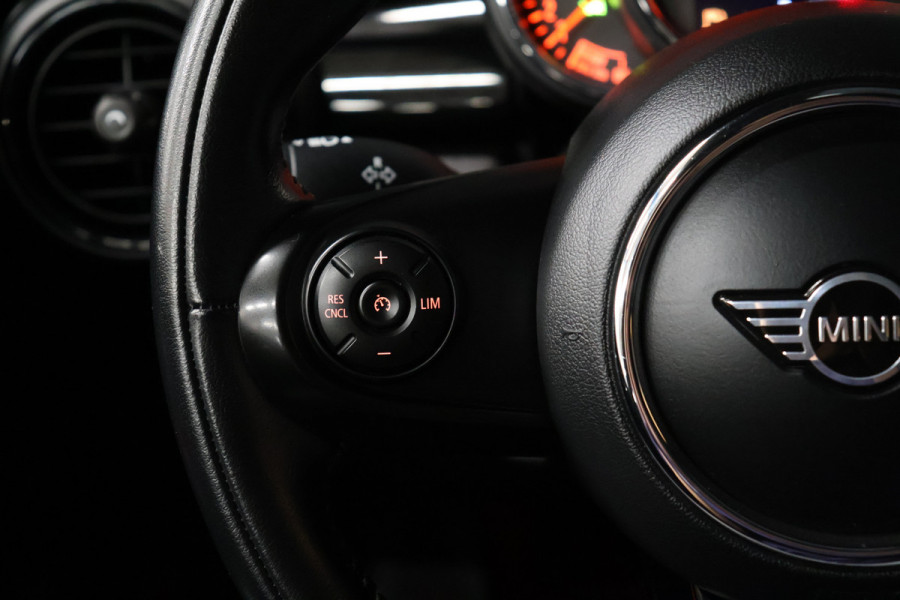 MINI Mini 1.5 Cooper Chili [SCHUIFDAK, APPLE CARPLAY, SFEERVERLICHTING, STOELVERWARMING, PARKEERSENSOR, LEER, CRUISE CONTROL, NIEUWSTAAT]