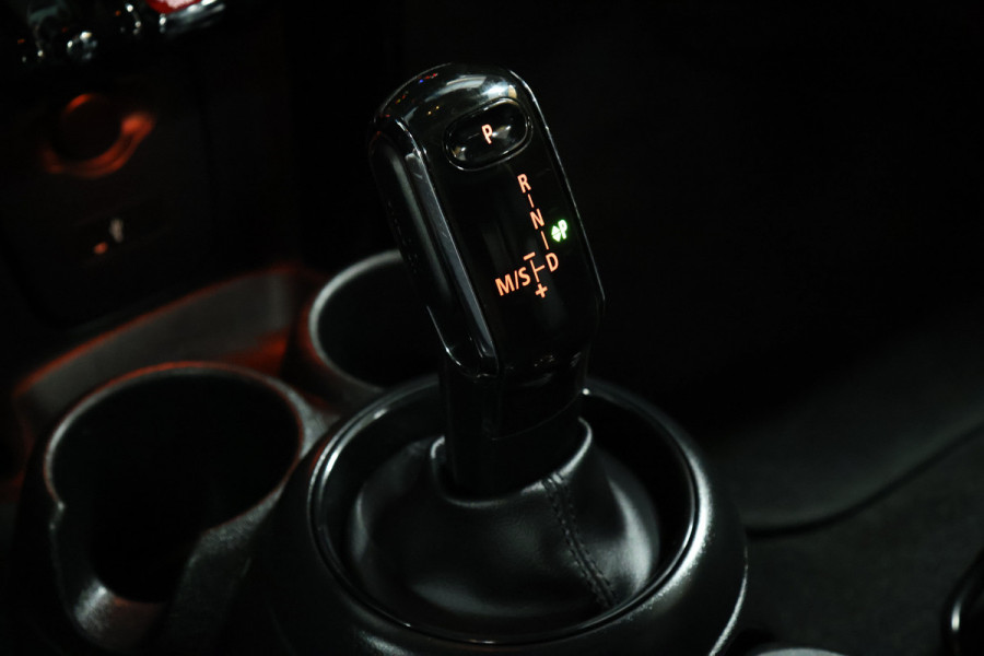 MINI Mini 1.5 Cooper Chili [SCHUIFDAK, APPLE CARPLAY, SFEERVERLICHTING, STOELVERWARMING, PARKEERSENSOR, LEER, CRUISE CONTROL, NIEUWSTAAT]
