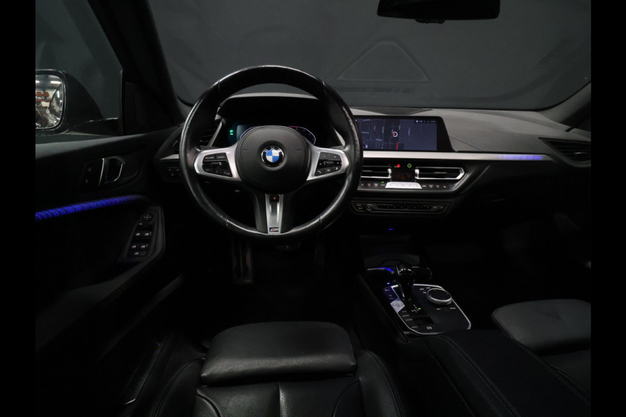 BMW 2 Serie Gran Coupé 218i M Sport [SCHUIFKANTELDAK, M PAKKET, SFEERVERLICHTING, CAMERA, PDC V+A, APPLE CARPLAY, ANDROID, STUURVERWARMING, CRUISE CONTROL, NIEUWSTAAT]