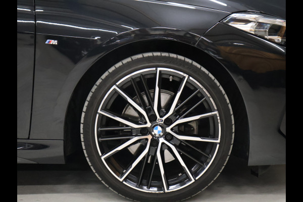 BMW 2 Serie Gran Coupé 218i M Sport [SCHUIFKANTELDAK, M PAKKET, SFEERVERLICHTING, CAMERA, PDC V+A, APPLE CARPLAY, ANDROID, STUURVERWARMING, CRUISE CONTROL, NIEUWSTAAT]