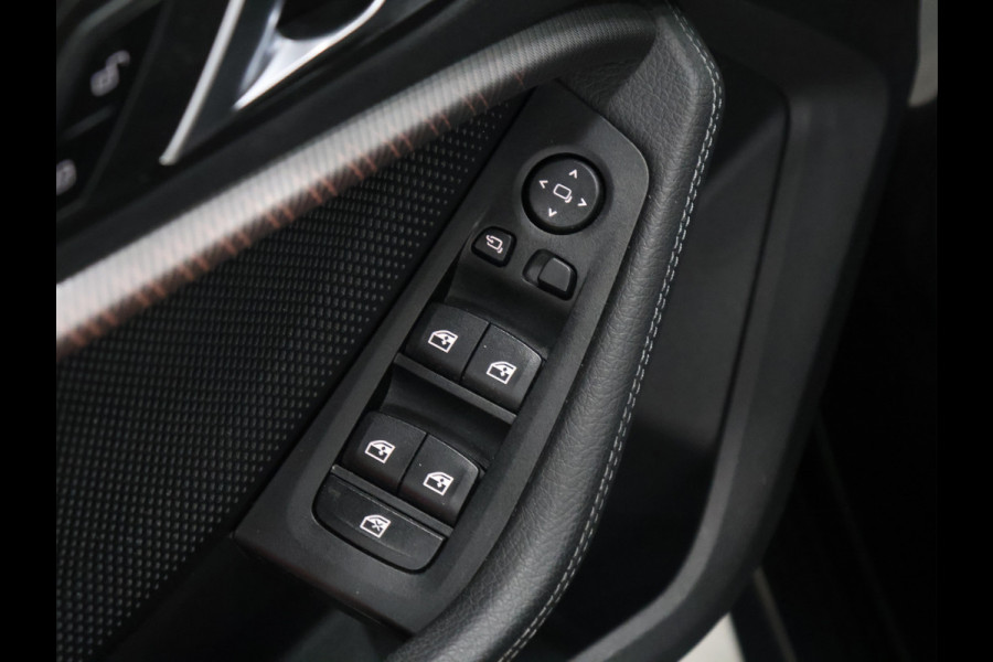BMW 2 Serie Gran Coupé 218i M Sport [SCHUIFKANTELDAK, M PAKKET, SFEERVERLICHTING, CAMERA, PDC V+A, APPLE CARPLAY, ANDROID, STUURVERWARMING, CRUISE CONTROL, NIEUWSTAAT]