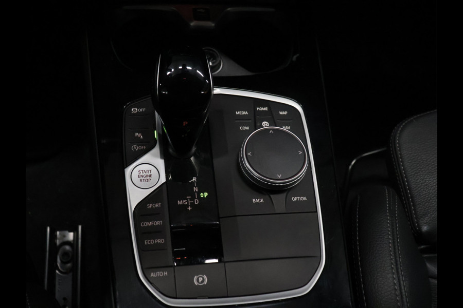 BMW 2 Serie Gran Coupé 218i M Sport [SCHUIFKANTELDAK, M PAKKET, SFEERVERLICHTING, CAMERA, PDC V+A, APPLE CARPLAY, ANDROID, STUURVERWARMING, CRUISE CONTROL, NIEUWSTAAT]
