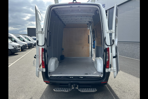 Mercedes-Benz Sprinter 314 CDI L2 H2 MBUX / Trekhaak / Stand kachel / Camera / Navigatie / Cruise control / Airco / 270 Graden achterdeuren