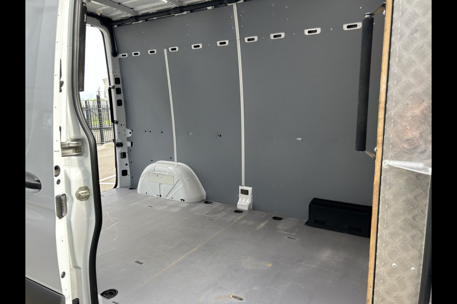 Mercedes-Benz Sprinter 314 CDI L2 H2 MBUX / Trekhaak / Stand kachel / Camera / Navigatie / Cruise control / Airco / 270 Graden achterdeuren