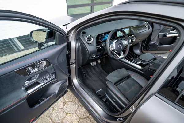 Mercedes-Benz GLA 250 e AMG Panorama Carbon Distronic Memory Magno