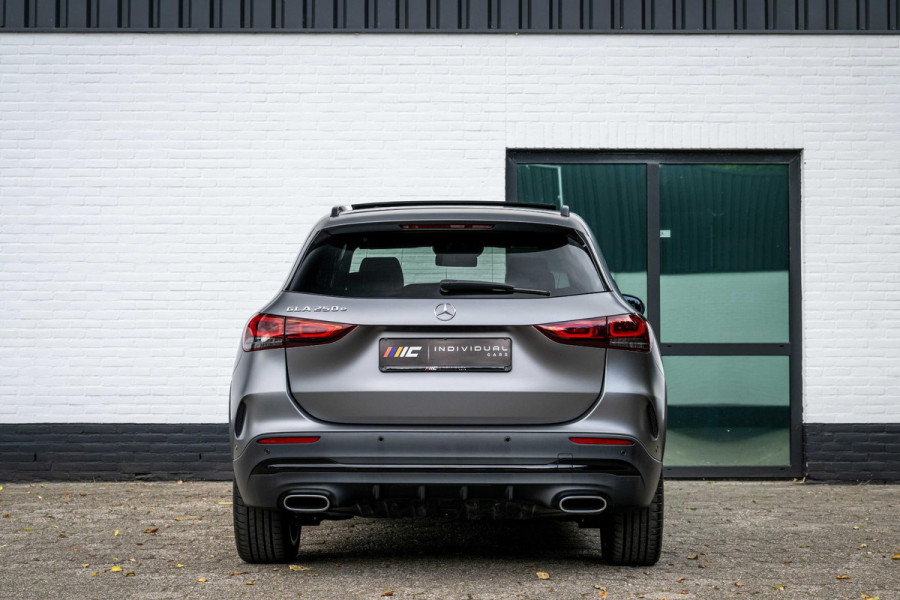 Mercedes-Benz GLA 250 e AMG Panorama Carbon Distronic Memory Magno