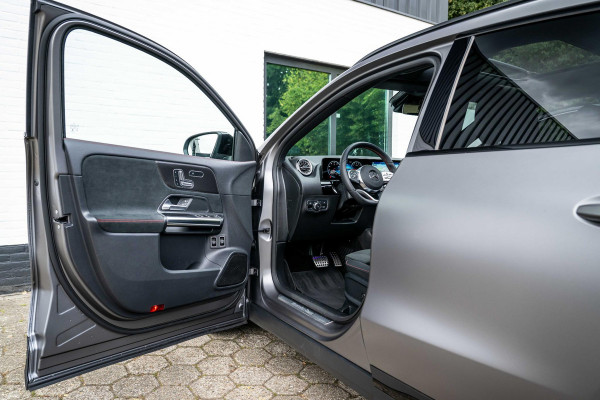 Mercedes-Benz GLA 250 e AMG Panorama Carbon Distronic Memory Magno
