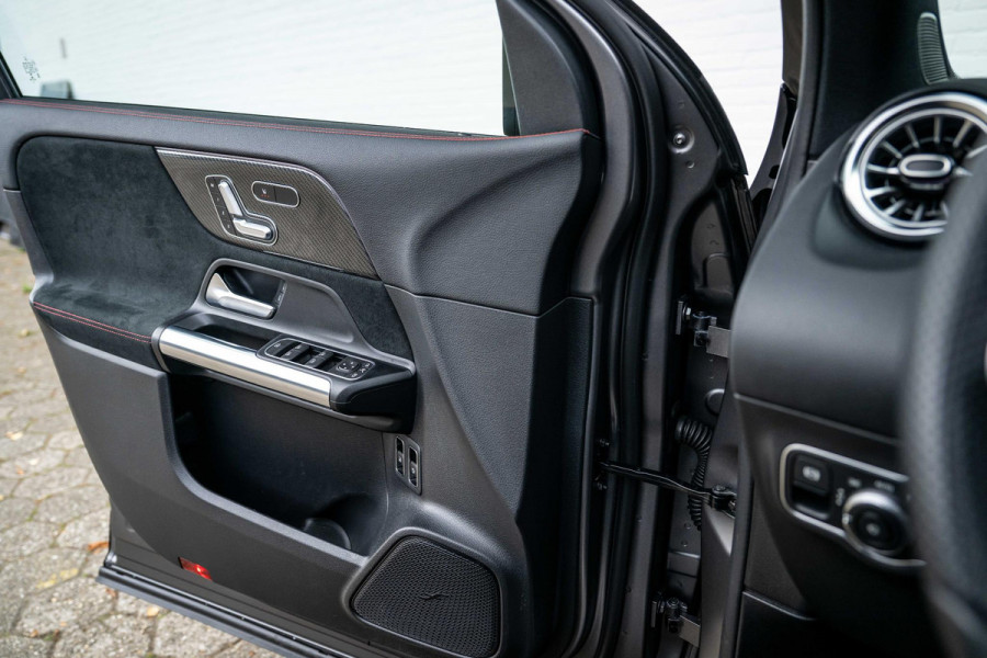 Mercedes-Benz GLA 250 e AMG Panorama Carbon Distronic Memory Magno