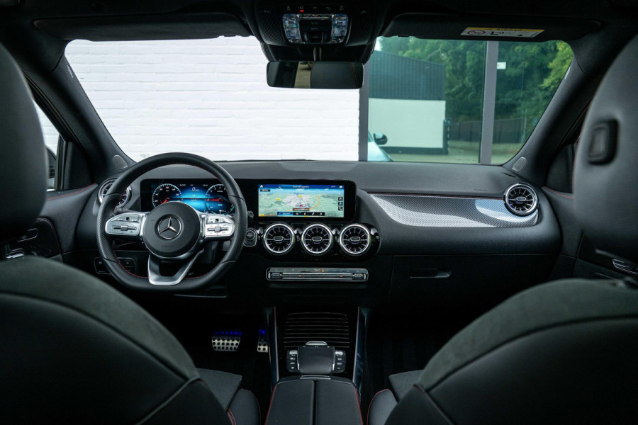 Mercedes-Benz GLA 250 e AMG Panorama Carbon Distronic Memory Magno