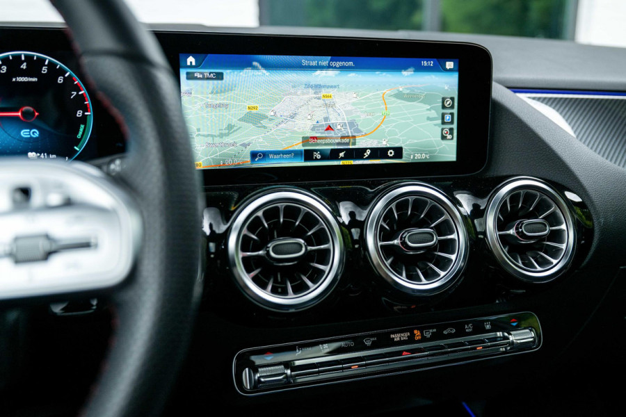 Mercedes-Benz GLA 250 e AMG Panorama Carbon Distronic Memory Magno