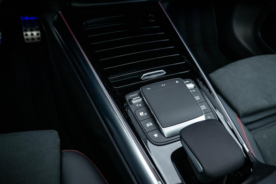 Mercedes-Benz GLA 250 e AMG Panorama Carbon Distronic Memory Magno