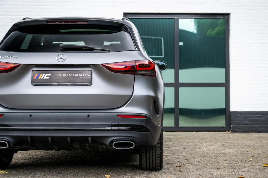 Mercedes-Benz GLA 250 e AMG Panorama Carbon Distronic Memory Magno