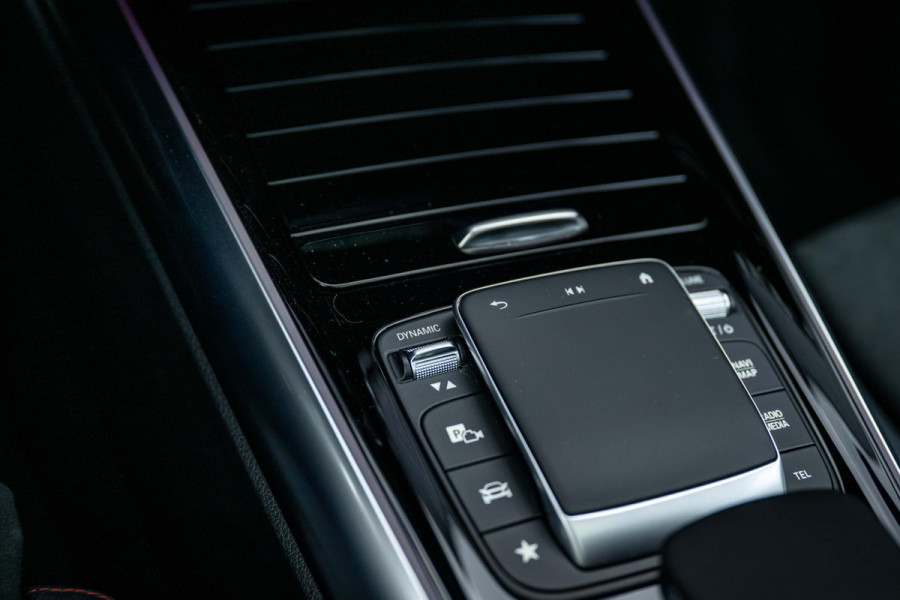 Mercedes-Benz GLA 250 e AMG Panorama Carbon Distronic Memory Magno