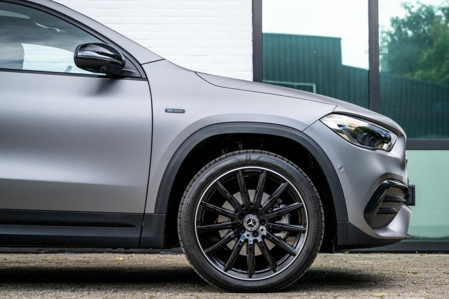 Mercedes-Benz GLA 250 e AMG Panorama Carbon Distronic Memory Magno