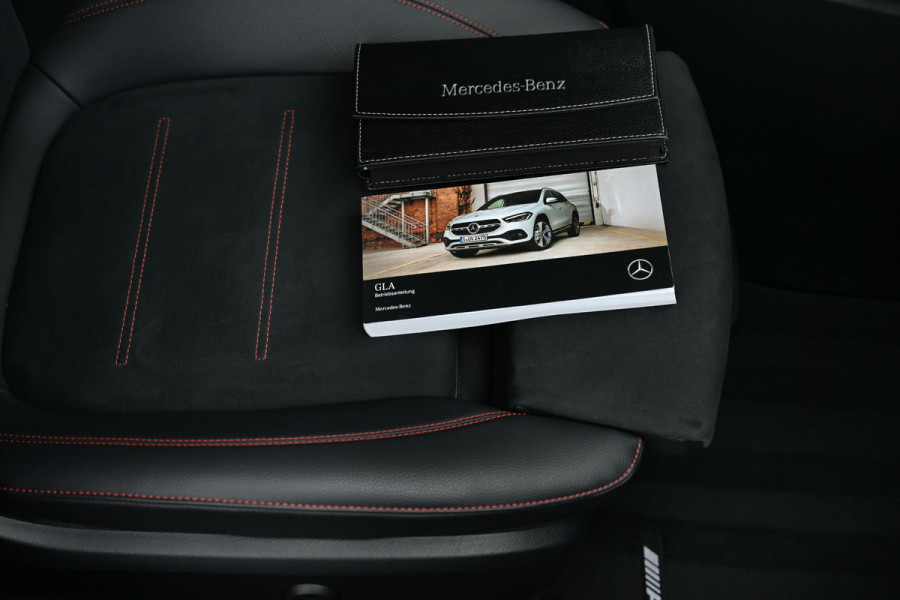 Mercedes-Benz GLA 250 e AMG Panorama Carbon Distronic Memory Magno