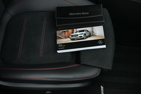 Mercedes-Benz GLA 250 e AMG Panorama Carbon Distronic Memory Magno