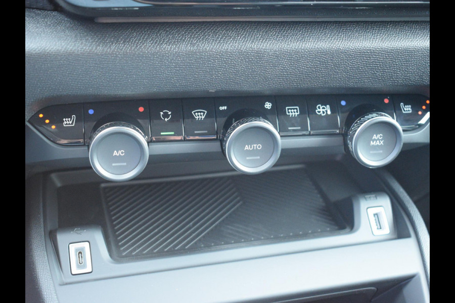 Citroën C4 1.2 Hybrid 145pk Collection CAMERA MET SENSOREN | NAVI & CARPLAY | E.C.C. | STOELVERWARMING | UIT VOORRAAD LEVERBAAR