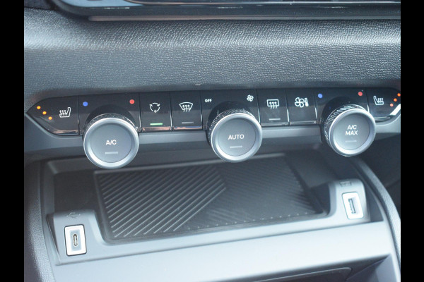 Citroën C4 1.2 Hybrid 145pk Collection CAMERA MET SENSOREN | NAVI & CARPLAY | E.C.C. | STOELVERWARMING | UIT VOORRAAD LEVERBAAR