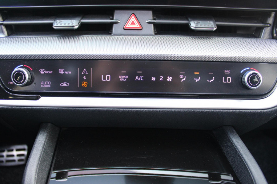Kia Sportage 1.6 T-GDi Plug-in Hybrid AWD GT-Line | PANORAMISCH SCHUIF / KANTELDAK | 360° CAMERA | 19"GT-LINE VELGEN | ZWARTE HEMELBEKLEDING | MATRIX LED KOPLAMPEN | INTELLIGENT KOPLAMPSYSTEEM (FLS)| TRIPLE ZONE CLIMATE CONTROL | LEDERENBEKLEDING | STOEL VERWARMING/ VENTILATIE | STUUR VERWARMING | ACHTERBANK VERWARMING |  DODEHOEKASSITENTIE (BCA)|