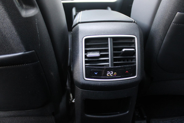 Kia Sportage 1.6 T-GDi Plug-in Hybrid AWD GT-Line | PANORAMISCH SCHUIF / KANTELDAK | 360° CAMERA | 19"GT-LINE VELGEN | ZWARTE HEMELBEKLEDING | MATRIX LED KOPLAMPEN | INTELLIGENT KOPLAMPSYSTEEM (FLS)| TRIPLE ZONE CLIMATE CONTROL | LEDERENBEKLEDING | STOEL VERWARMING/ VENTILATIE | STUUR VERWARMING | ACHTERBANK VERWARMING |  DODEHOEKASSITENTIE (BCA)|
