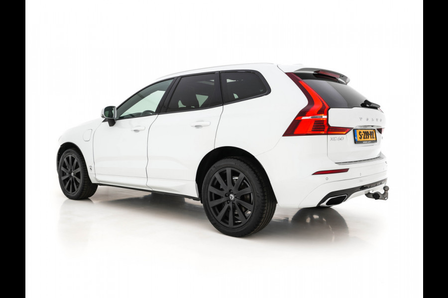 Volvo XC60 2.0 T8 Twin Engine AWD R-Design Aut. *PANO | LEATHER-MICROFIBRE | FULL-LED | BLIS | SPORTSEATS | DIGI-COCKPIT | CAMERA | NAVI-FULLMAP | LANE-ASSIST | TOWBAR | PRIVACY-GLASS | 20''ALU*